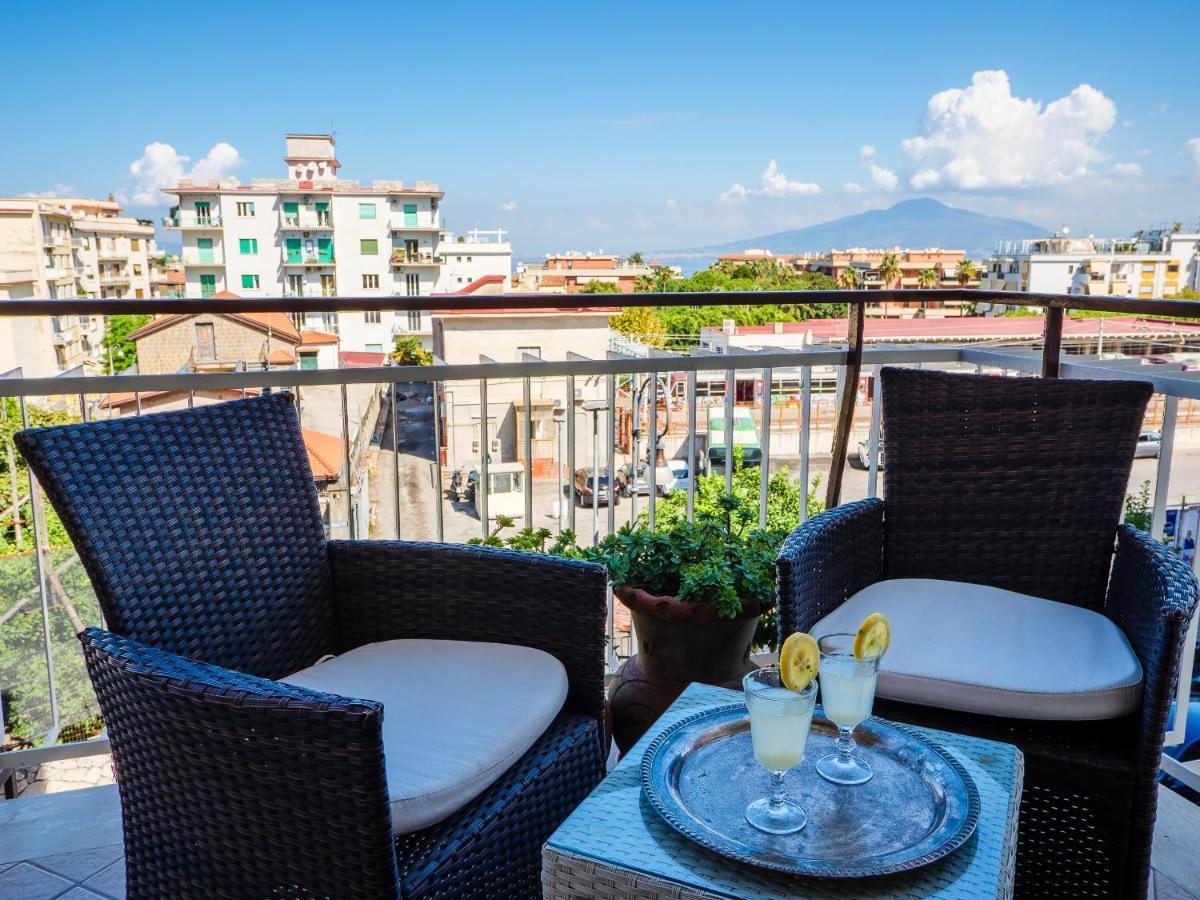 Aranci Apt 67 - Sorrento Centre And Vesuvius View エクステリア 写真