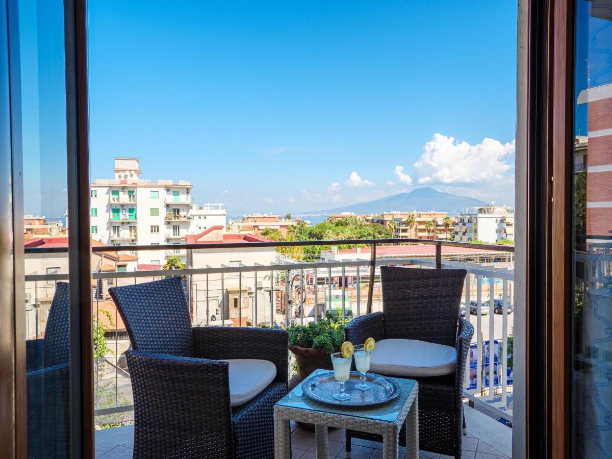 Aranci Apt 67 - Sorrento Centre And Vesuvius View エクステリア 写真